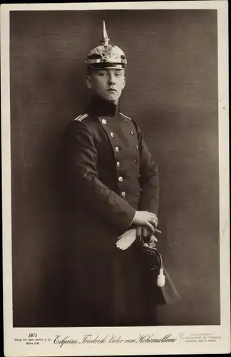 Ak Erbprinz Friedrich Viktor von Hohenzollern Sigmaringen, Portrait in Pickelhaube
