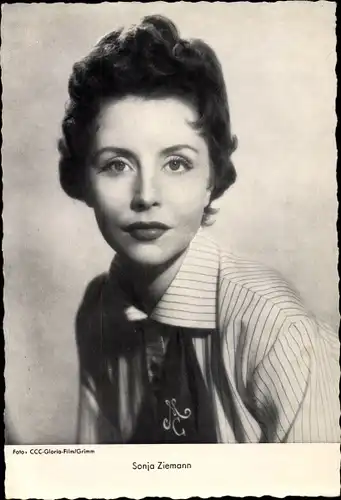 Ak Schauspielerin Sonja Ziemann, Portrait