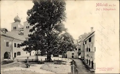 Ak Millstatt am See Kärnten, Hof im Stiftsgebäude
