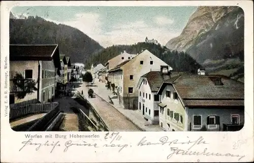 Ak Werfen in Salzburg, Blick auf den Ort mit Burg Hohenwerfen