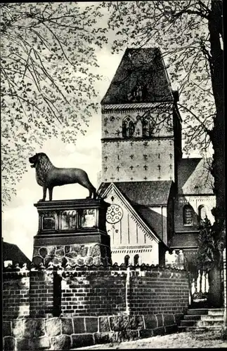 Ak Ratzeburg im Herzogtum Lauenburg, Ratzeburger Dom mit Braunschweiger Löwe