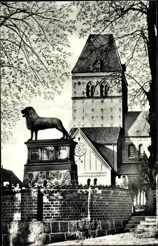 Ak Ratzeburg im Herzogtum Lauenburg, Ratzeburger Dom mit Braunschweiger Löwe