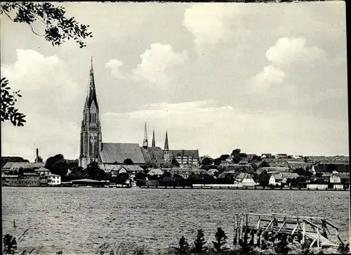 Foto Ak Schleswig an der Schlei, Blick über die Schlei auf den Dom