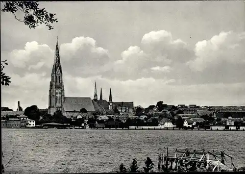 Ak Schleswig an der Schlei, Blick über die Schlei auf den Dom