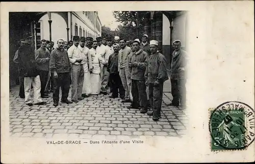 Ak Paris V, Val-de-Grâce, Dans l'Attente d'une Visite