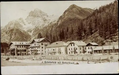 Foto Ak Carbonin Schluderbach Toblach Dobbiaco Südtirol, Blick auf den Ort, Rote Wand
