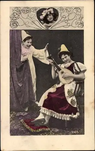 Ak Pierrot, Colombine mit Mandoline