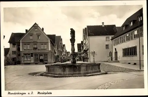 Ak Munderkingen an der Donau, Marktplatz, Brunnen, Konditorei