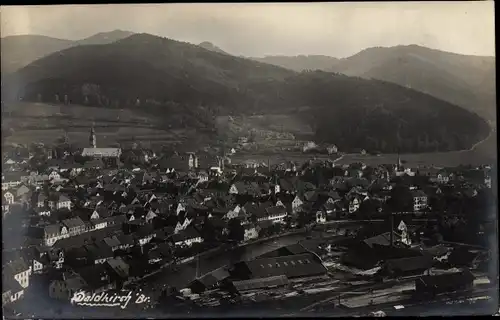 Foto Ak Waldkirch im Breisgau Schwarzwald, Gesamtansicht