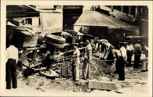 Ak Paris I., Liberation de Paris, Les barricades, voiture