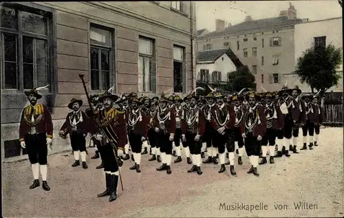 Ak Wilten Innsbruck in Tirol, Musikkapelle, Tiroler Tracht