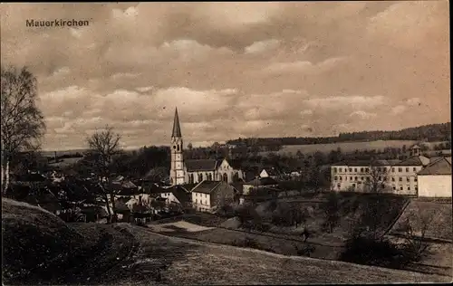 Ak Mauerkirchen Oberösterreich, Gesamtansicht, Kirche