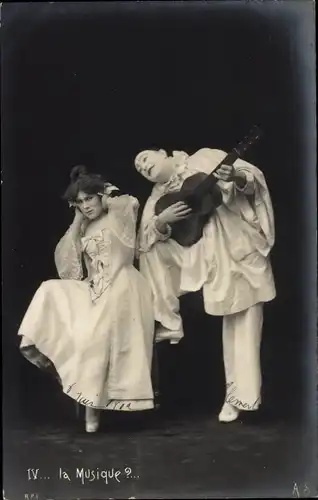 Ak La Musique, Pierrot mit Gitarre, Frau hält sich die Ohren zu