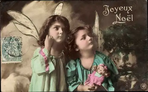 Ak Portrait zweier Mädchen, als Engel verkleidet, Puppe