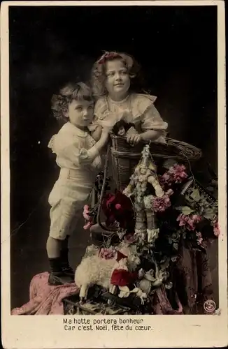 Ak zwei Kinder posieren, Puppe, Schaf