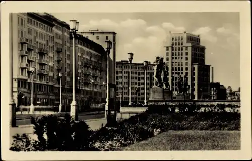 Ak Berlin Mitte, Stalinallee, Blick zum Strausberger Platz