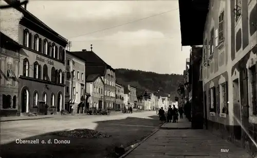 Ak Obernzell an der Donau Niederbayern, Straßenpartie, Knabenschule