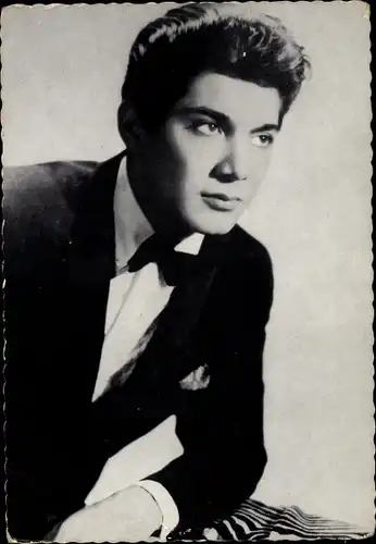 Ak Schauspieler und Sänger Paul Anka, Portrait, Smoking