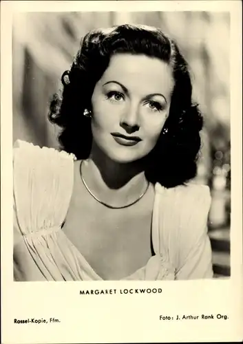 Ak Schauspielerin Margaret Lockwood, Portrait, Schmuck