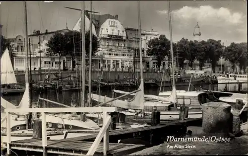 Ak Ostseebad Warnemünde Rostock, Am alten Strom