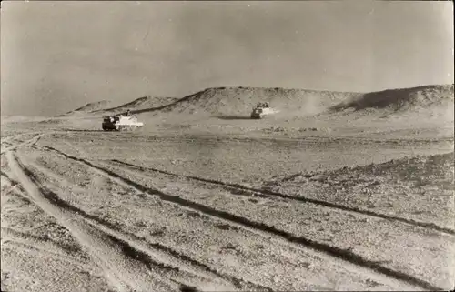 Ak Du Tchad a Tunis, En patrouille dans le desert de Tripolitaine, französische Panzer