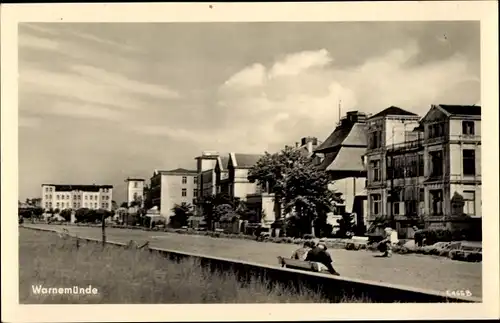 Ak Ostseebad Warnemünde Rostock, Straßenpartie, Häuser