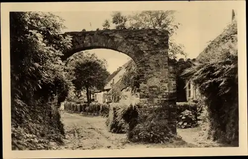 Ak Kloster Insel Hiddensee in der Ostsee, Tor, Häuser