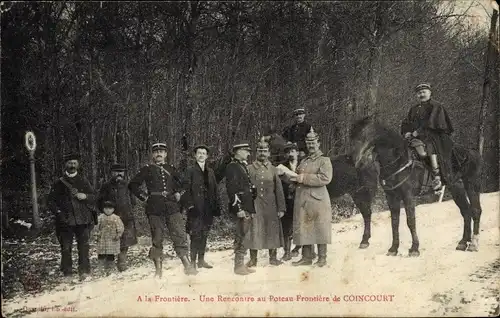 Ak Coincourt Meurthe et Moselle, A la Frontiere, Une Rencontre au Poteau Frontiere
