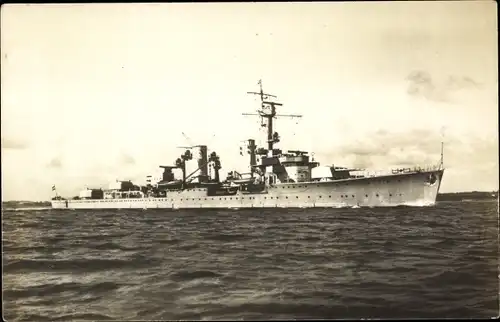 Ak Deutsches Kriegsschiff, Kreuzer Königsberg, Ansicht Steuerbord