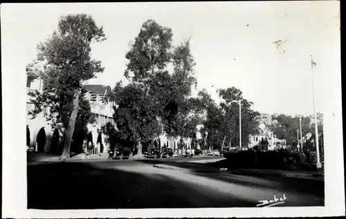 Ak Antananarivo Tananarive Madagaskar, En Ville, Ortsansicht, Straße, Bäume
