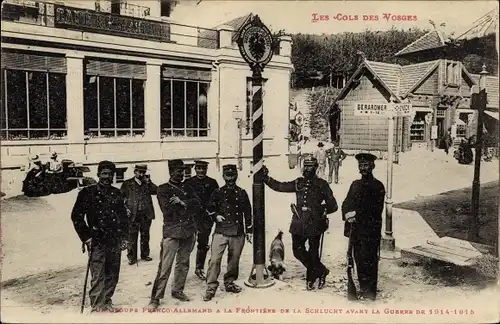Ak Vosges, Un Groupe Franco-Allemand a la Frontiere de la Schlucht avant la Guerre 1914-1915