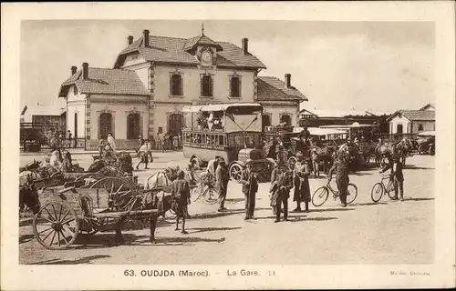 Ak Oudjda Oujda Marokko, La Gare, Autobus, Bahnhof