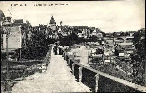 Ak Ulm an der Donau, Partie auf der Stadtmauer