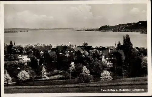 Ak Gaienhofen am Bodensee Kreis Konstanz, Blick über den Ort hinweg zum Bodensee