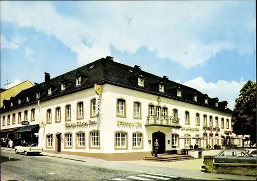 Ak Prüm in der Eifel Rheinland Pfalz, Hotel zum Goldenen Stern, Außenansicht, Bes. Ehepaar Selbach
