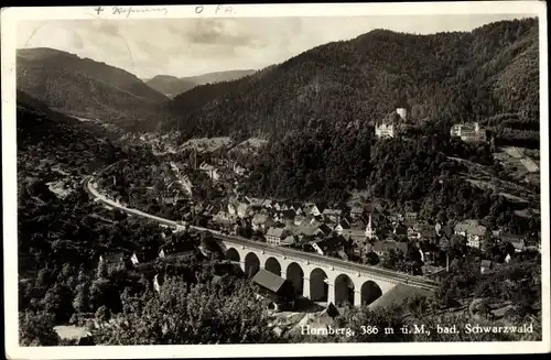 Ak Hornberg im Ortenaukreis Baden Württemberg, Blick auf den Ort,Eisenbahnbrücke