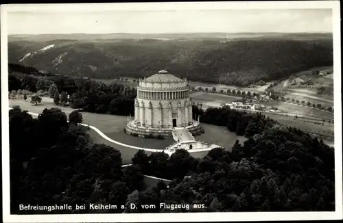 Ak Kelheim an der Donau Niederbayern, Luftbild mit Befreiungshalle