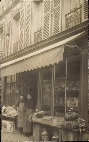 Foto Ak Frankreich, Lebensmittelgeschäft, Schaufenster, Warenauslage