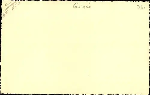 Foto Guinea, Mann in Hemd, Boot, Transport