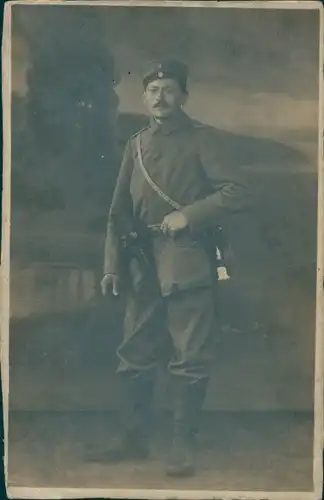 Foto Deutscher Soldat in Uniform, Standportrait