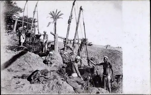 Ak Ägypten, Männer an einer Bewässerungsanlage, Brunnen