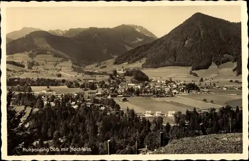 Ak Ruhpolding in Oberbayern, Gesamtansicht mit Hochfelln