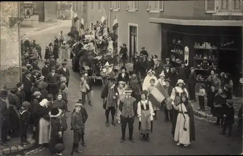 Foto Ak Frankreich, Festzug, Festwagen, Geschäft