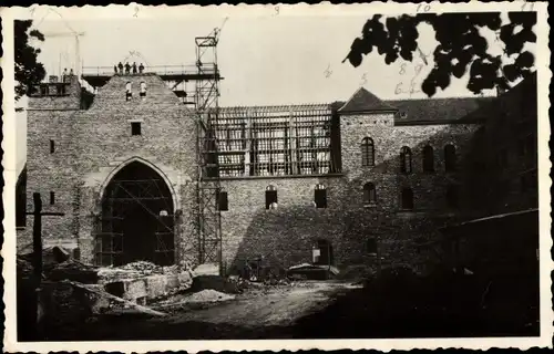 Foto Ak Frankreich, Kirche im Baugerüst, clocher, sanctuaire, chapelle