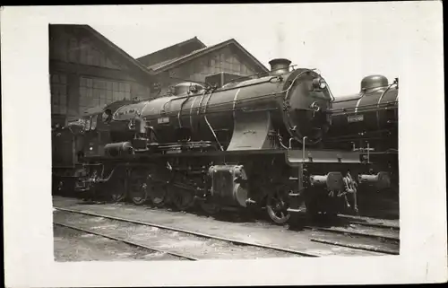 Foto Ak Locomotives Francaises, Dampflokomotiven, Bahnhof