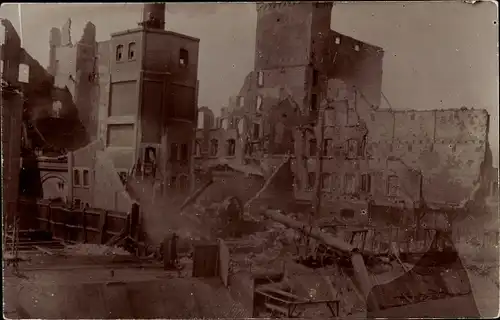 Foto Ak Magdeburg an der Elbe, Blick auf Gebäuderuinen 1912