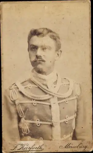 Foto Deutscher Soldat in Uniform, Husar, Portrait