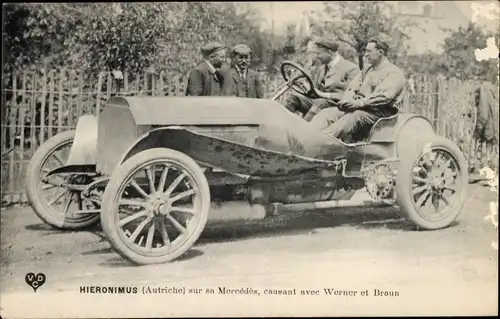 Ak Hieronimus sur sa Mercedes, causant avec Werner et Braun, Automobil