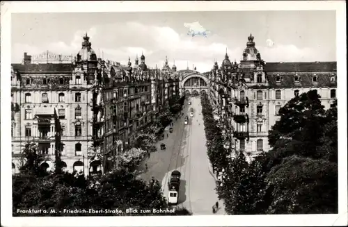 Ak Frankfurt am Main, Friedrich Ebert Straße, Blick z. Bahnhof, Straßenbahn Linie 12, Häuserfassaden