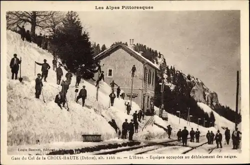 Ak Lus la Croix Haute Drôme, L'Hiver, Equipes occupees au deblaiement des neiges